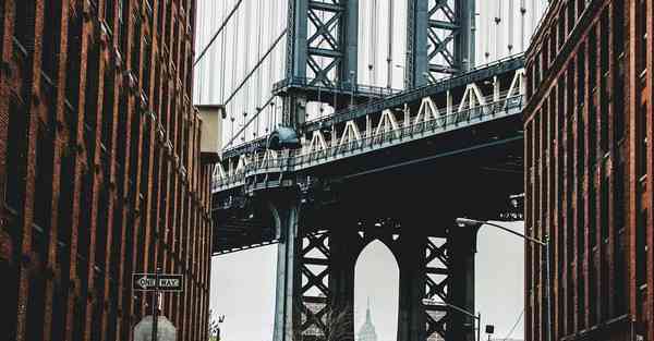 人工智能机器人和人谈恋爱