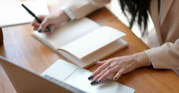 人工智能女声机器人：将科技与人性融合的未来