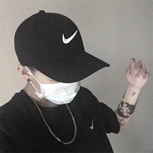 卞士波萱